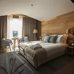 Vale D'azenha Rural & Residences Hotel 4*