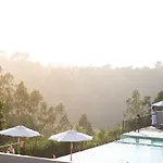 Vale D'azenha Rural & Residences Hotel