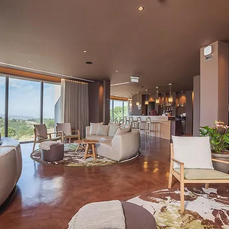 Vale D'azenha Rural & Residences אלקובאקה