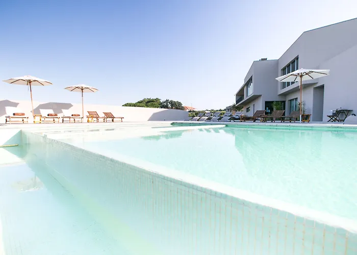 Vale D'azenha Rural & Residences אלקובאקה